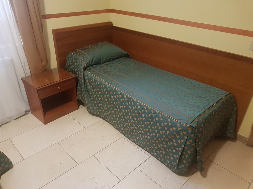 B&B Antica Trattoria 圣乔瓦尼·罗通多 外观 照片